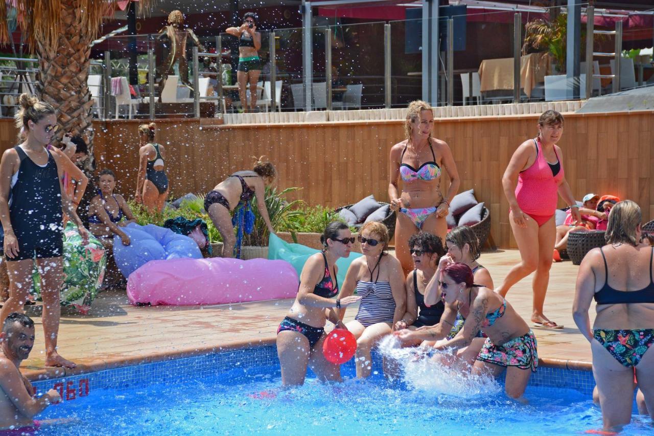 Don Angel - Adults Recommended Hotel Santa Susanna Bagian luar foto