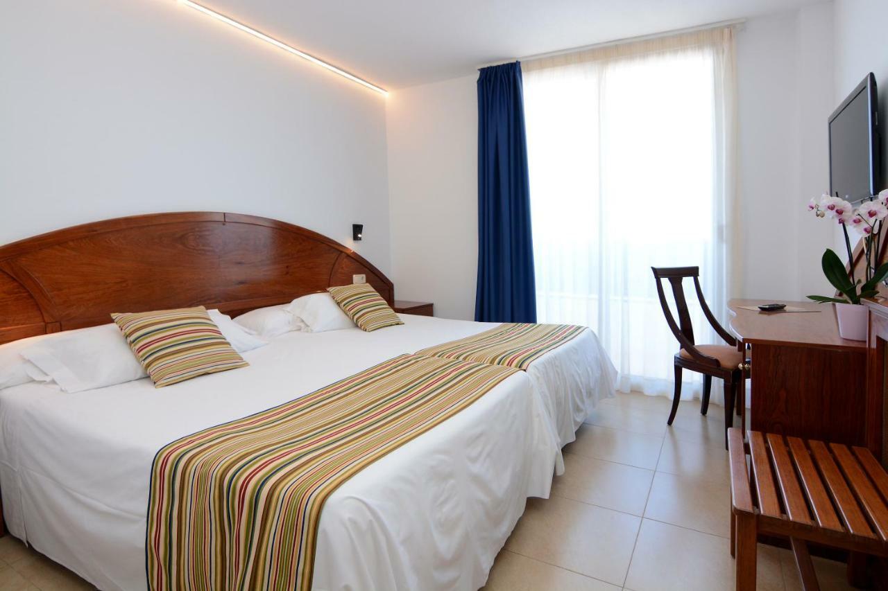 Don Angel - Adults Recommended Hotel Santa Susanna Bagian luar foto