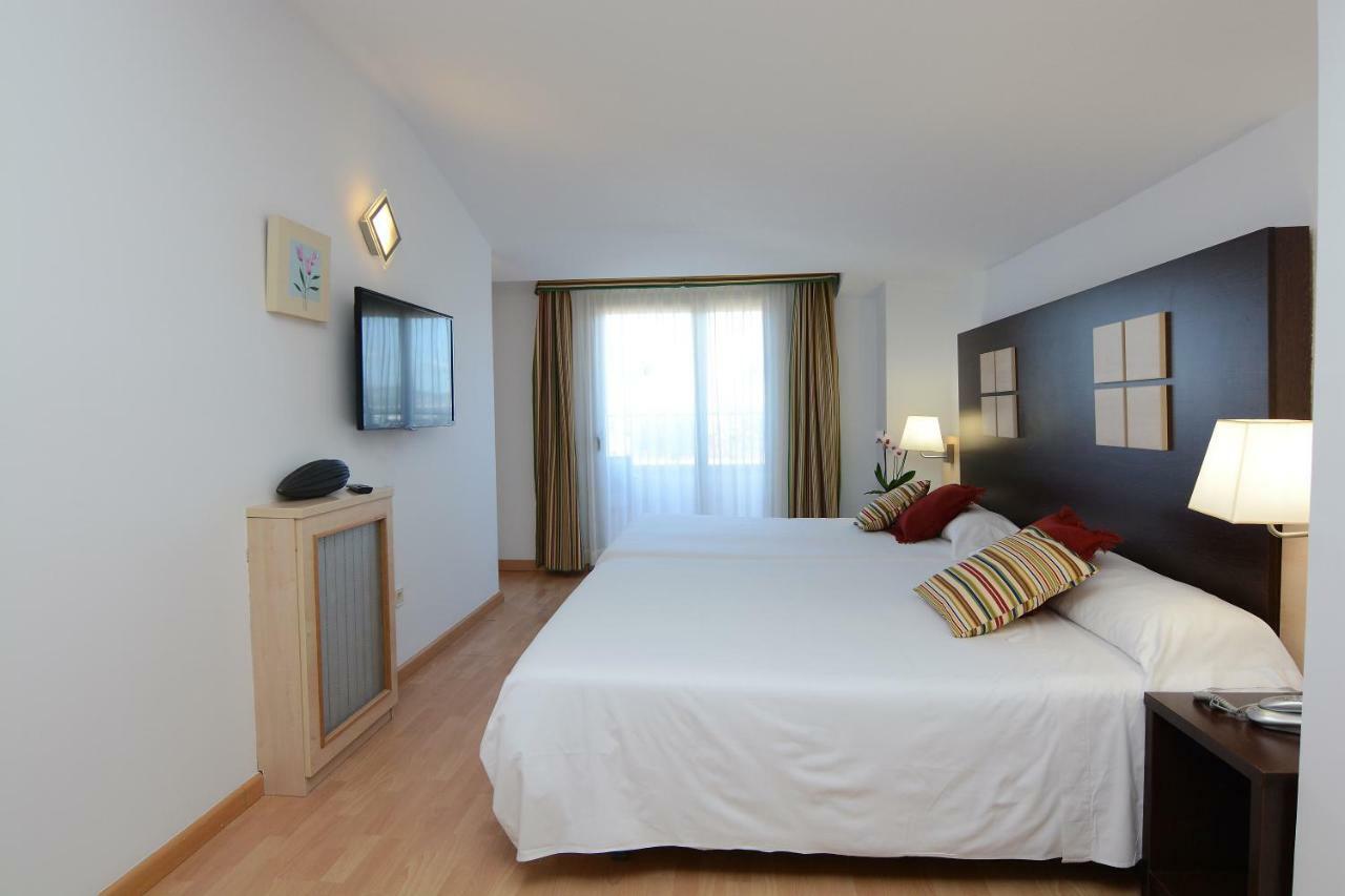Don Angel - Adults Recommended Hotel Santa Susanna Bagian luar foto