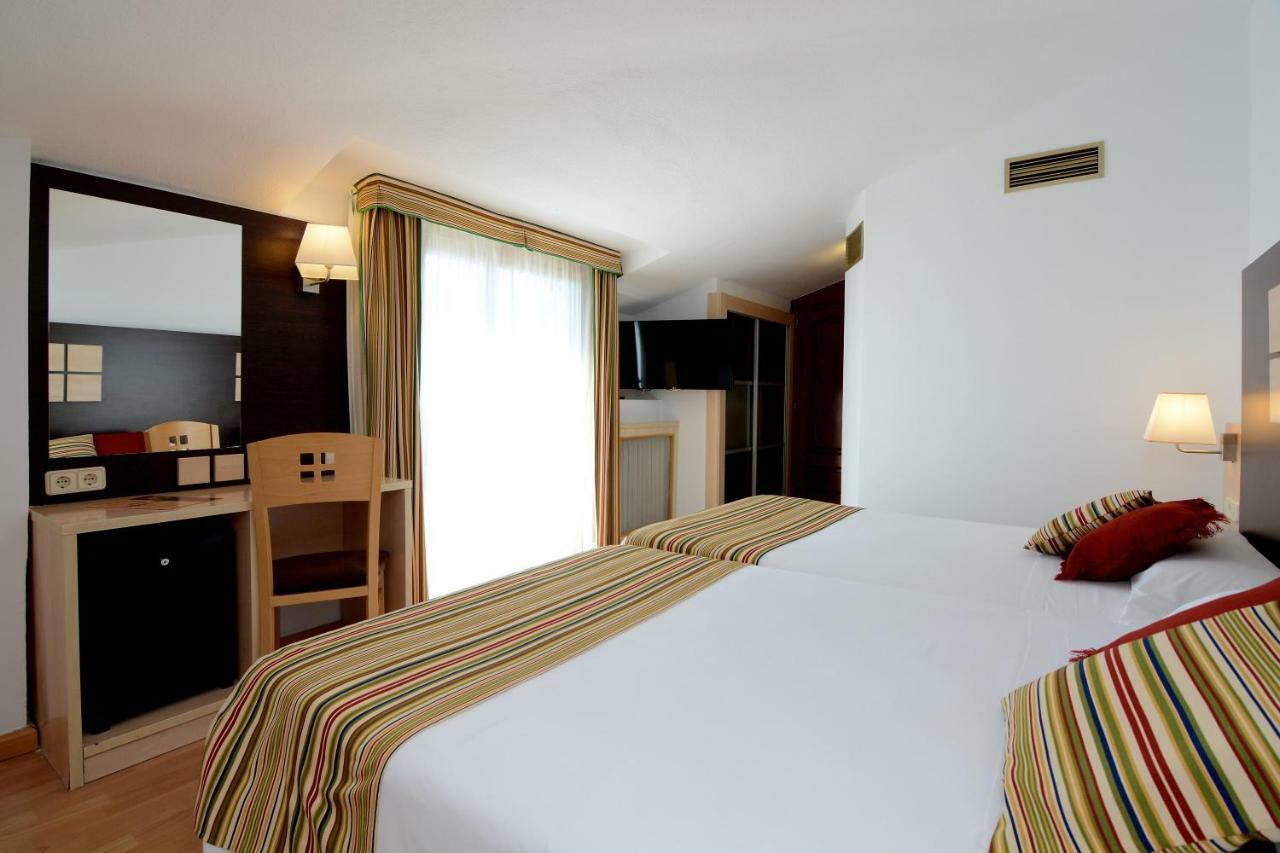 Don Angel - Adults Recommended Hotel Santa Susanna Bagian luar foto
